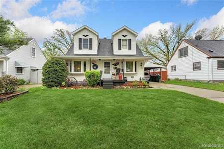 28503 Bridge St Garden City, MI 48135
