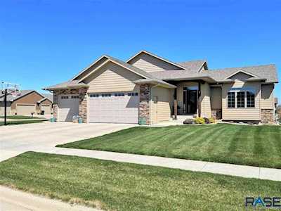 8116 S Seven Oaks Dr Sioux Falls, SD 57108