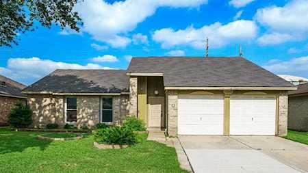 10618 Den Oak Dr Houston, TX 77065