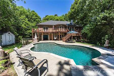 7015 Oakview Ln Charlotte, NC 28226