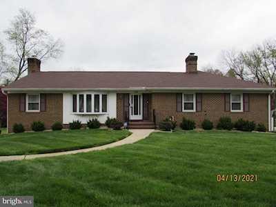 11708 Chantilly Ln Bowie, MD 20721