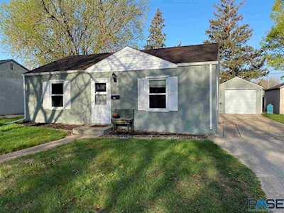 813 S Williams Ave Sioux Falls, SD 57104