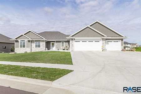 1009 Sandtrap Cir Dell Rapids, SD 57022