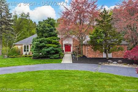 34133 Ramble Hills Dr Farmington Hills, MI 48331