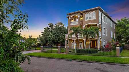 209 Corsino WAY S St Petersburg, FL 33705