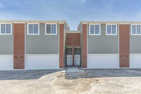 884 Gillespie Ln Yorkville, IL 60560