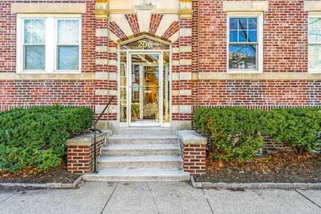 208 Fuller St #2 Brookline, MA 02446