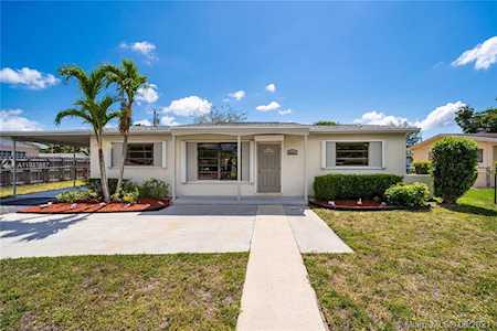 20431 NW 24th Ct Miami Gardens, FL 33056