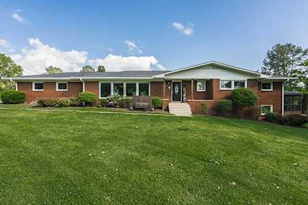 655 Cumberland Hills Dr Hendersonville, TN 37075