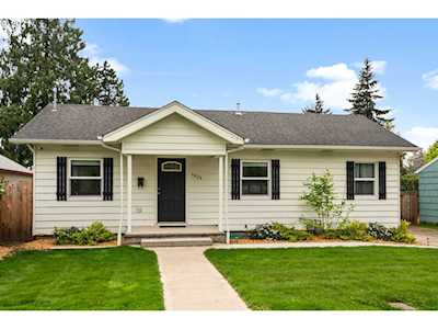 9026 SE Ash St Portland, OR 97216