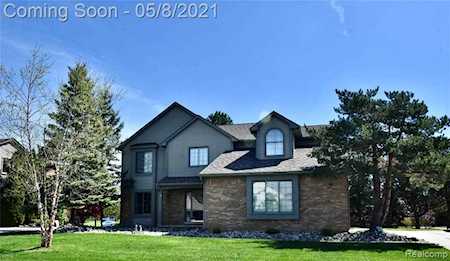 8864 Trillium Lane Plymouth, MI 48170