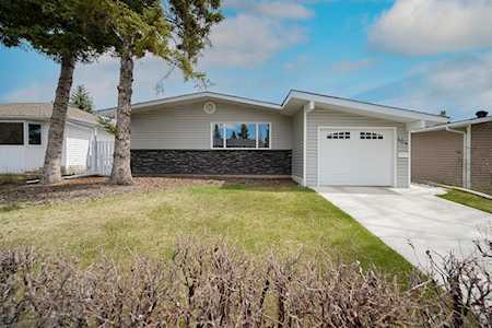 104 Southampton Dr SW Calgary, AB T2W 0T8