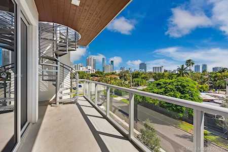 529 SW 11th St #304 Miami, FL 33129
