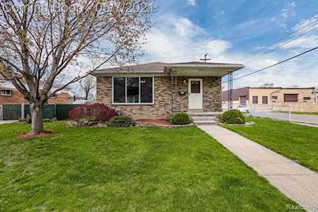 2021 E Troy St Ferndale, MI 48220