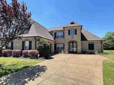 8701 Brunswick Forest Cir Bartlett, TN 38133