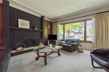 2448 Pandora Street Vancouver, BC V5K 1V6