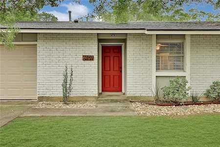 6107 Harwin LN Austin, TX 78745