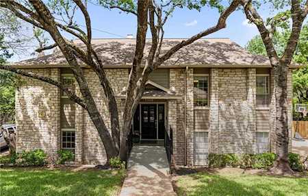 5806 Buckpasser CV Austin, TX 78746