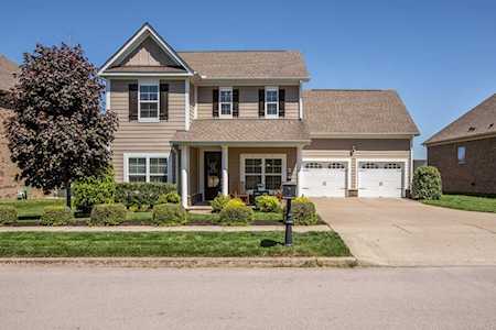 2632 Paddock Park Dr Thompsons Station, TN 37179