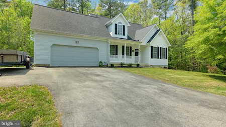 1855 Robin Ct Lusby, MD 20657