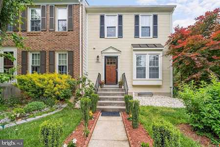 7447 Duddington Dr Alexandria, VA 22315
