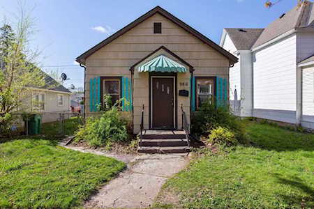 986 4th Street E Saint Paul, MN 55106