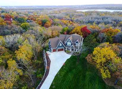 11017 Aquila Bluffs Circle Bloomington, MN 55438