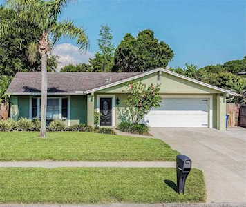 301 Calais Ln Clearwater, FL 33759