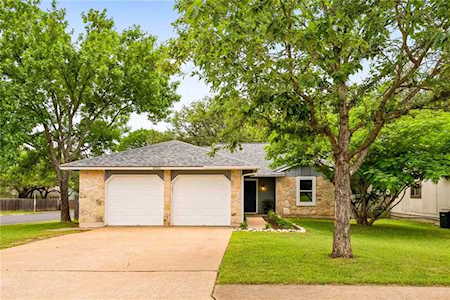 8001 Treehouse LN Austin, TX 78749