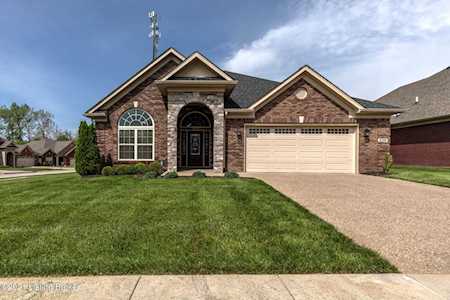 8108 Cedar Bend Dr Louisville, KY 40291
