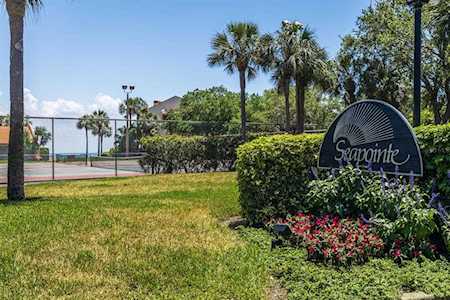 7500 Sunshine Skyway Ln S #T7 St Petersburg, FL 33711