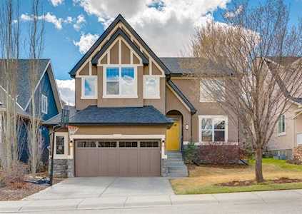 33 Tusslewood Dr NW Calgary, AB T3L 2M6
