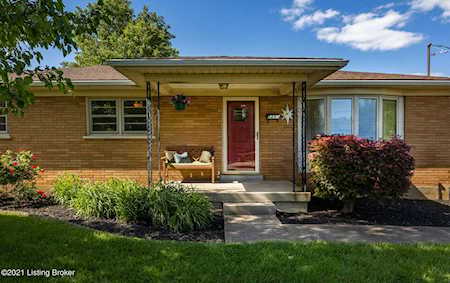 5205 Skylight Dr Louisville, KY 40258