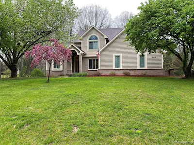 2415 Sunny Ridge Dr Hamburg Twp, MI 48169