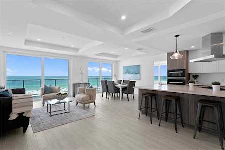 15 Avalon St #7E/702 Clearwater Beach, FL 33767