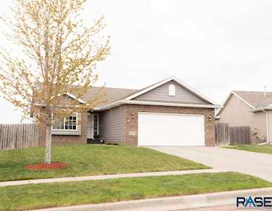 5604 W Hemlock Dr Sioux Falls, SD 57107