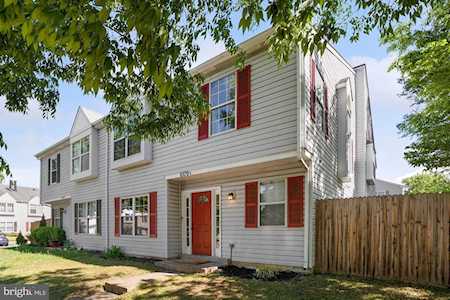 6109D Hoskins Hollow Circle Centreville, VA 20121