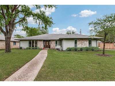 3865 Antigua Drive Dallas, TX 75244