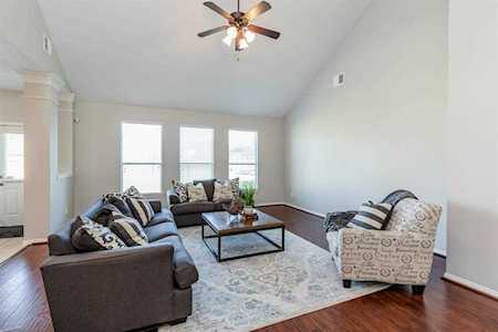 910 Fort Hill Ln Rosenberg, TX 77469