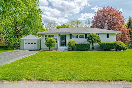 15 Frantone La Loudonville, NY 12211