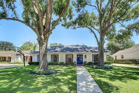 6130 Piping Rock Ln Houston, TX 77057