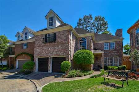 1215 Hunters Park Way Houston, TX 77055