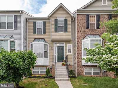 2418 Sandwich Ct Crofton, MD 21114