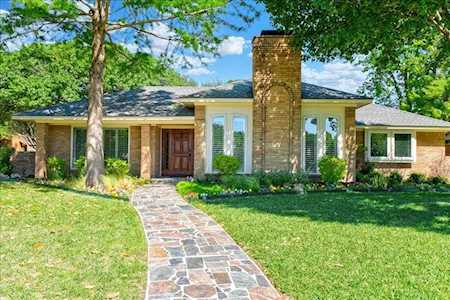 7001 Duffield Drive Dallas, TX 75248