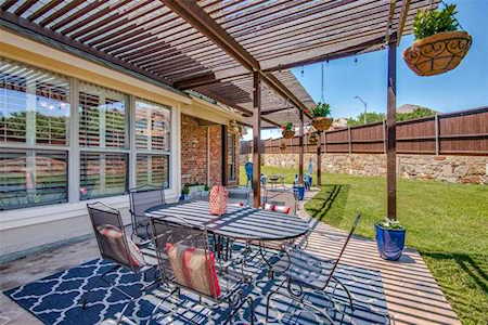 10421 Stokes Lane Irving, TX 75063