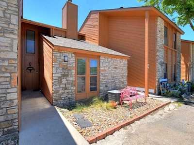 4 Cypress Fairway CIR Wimberley, TX 78676