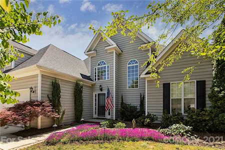 6877 Fenwick Dr Indian Trail, NC 28079