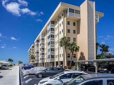 1255 Tarpon Center Dr #208 Venice, FL 34285