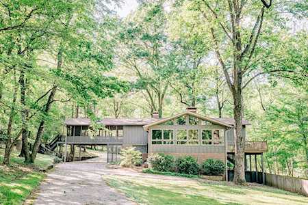 2419 Hidden Lake Cir Columbia, TN 38401