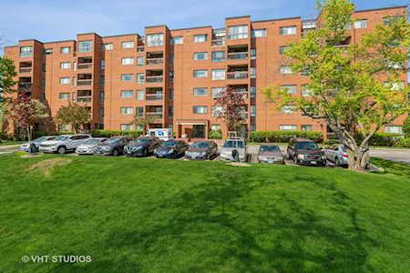 600 Naples Ct #101 Glenview, IL 60025